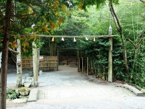縁結び占いが素敵な八重垣神社　（島根県松江市）