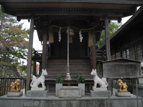 八坂神社 境内社 三本松高倉稲荷神社(福岡県北九州市小倉北区城内2)