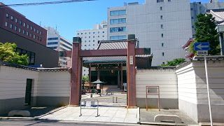 大融寺 ・淀殿の墓所もあるキタの繁華街の真ん中にある寺院