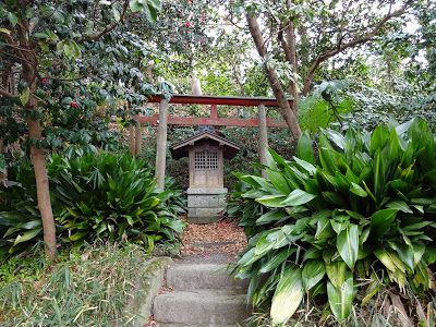 「稲荷社」（鎌倉市大町）