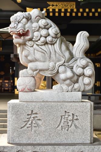 穴八幡宮の狛犬達