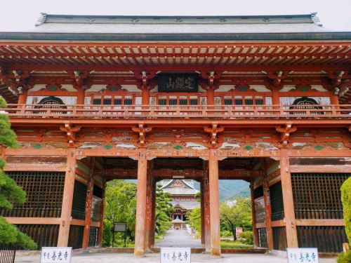 【甲斐善光寺の御朱印】甲府|お戒壇廻りでご利益を!アクセス・見どころ・駐車場など - 豊かですよ!国内旅ブログ
