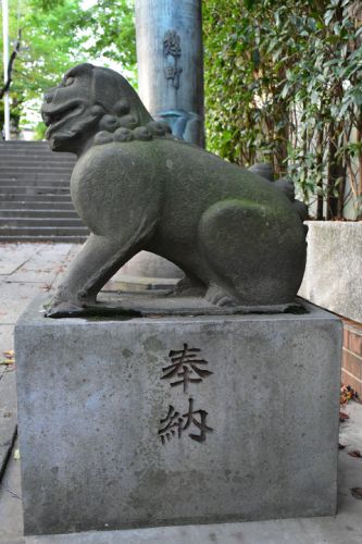 市谷亀岡八幡宮の狛犬達