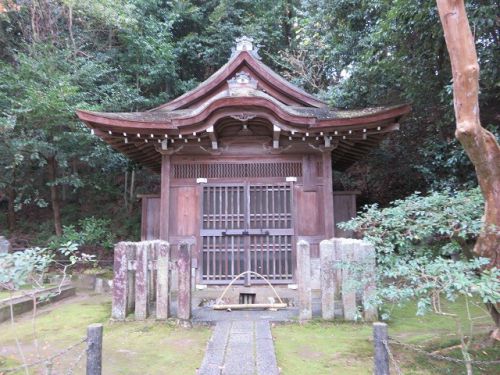 泉涌寺(4)泉涌水屋形~清少納言の歌碑