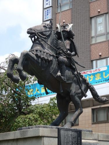 源氏と平氏はどう違う?征夷大将軍は源氏しか成れない?清和源氏発祥の地「多田神社」を訪ねて。