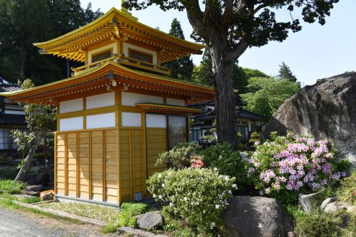 羽茂大橋集落付近で見つけた金閣寺(佐渡市羽茂) 投稿者:佐渡の翼