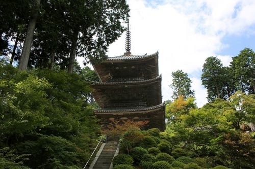 常楽寺、国宝本堂と三重塔は噂どおり。