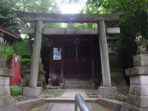 瀧山稲荷社 - 地域の旧家の氏神様だったお稲荷さま