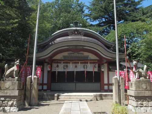 水稲荷神社 - 10世紀に、藤原秀郷によって勧請・創建された稲荷社が起源
