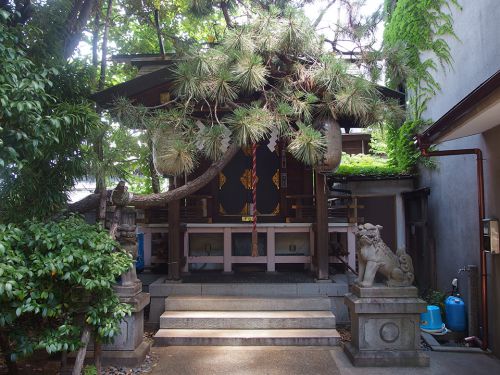 秋葉神社(港区北青山) - 表参道の交差点のすぐそばに鎮座している神社