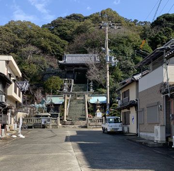 沼島八幡神社に立ち寄り