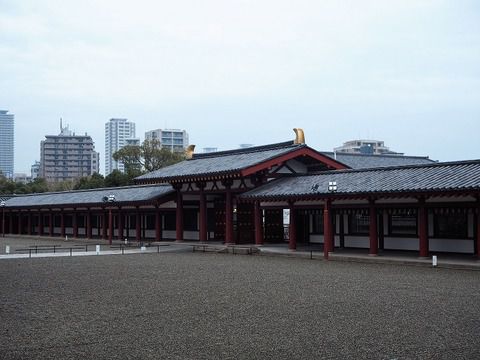 四天王寺 白鳳時代の排水溝史跡 講堂と六時堂(大阪市天王寺区)
