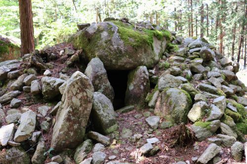 熊野神社遺跡・日本国内とは思えない不思議な景観