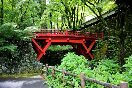 横蔵寺、伝教大師最澄ゆかりの古刹。よこくらじと読みます。