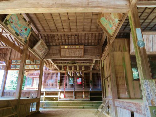 「雪彦山」・・名前はメルヘンチックな巨大岩峰と賀野神社
