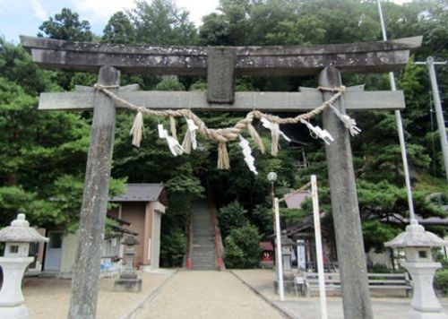 紫色にたなびく雲~の紫神社