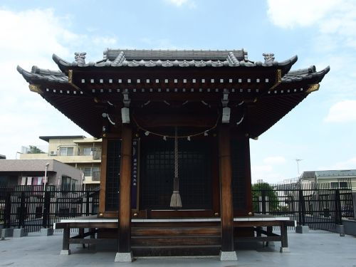 諏訪神社(世田谷区玉川) - 流れ着いた像を御神体として祀ったのが起源と伝わる神社