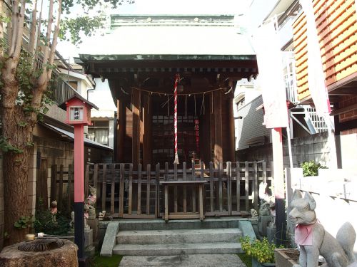 笠間稲荷(目黒区鷹番) - 常陸国(茨城県)の笠間稲荷の御分霊を祀ったのが起源と伝わるお社
