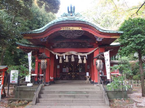雪ヶ谷八幡神社 - 大鵬が境内で子供たちに相撲の稽古をつけたという逸話の伝わる神社