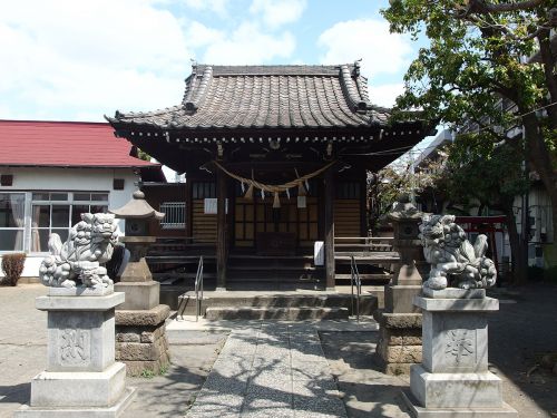 苅宿八幡宮 - 新幹線の高架下に鎮座する八幡さま