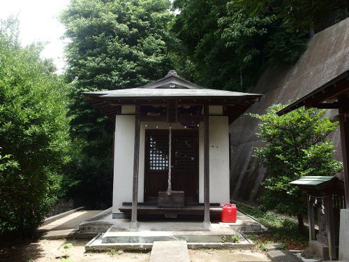 上町白山神社(横浜市磯子区上町) - 根岸上村の人々によって永く信仰されてきた白山さま