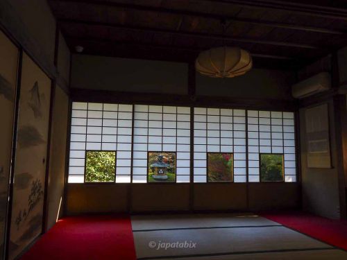 【京都 雲龍院の紅葉2021年版】しき紙の景色と悟りの窓!紅葉の見頃や見どころを解説!