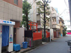出世稲荷神社(千代田区神田須田町) - 旧連雀町の鎮守神として祀られたお稲荷さま
