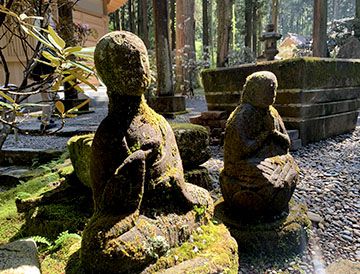 御岩神社の神仏習合に癒やされたけど…