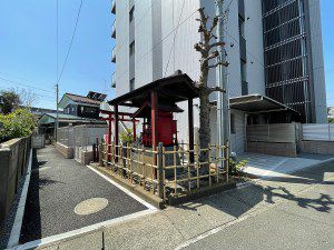 田代稲荷(川崎市多摩区菅3) - 府中街道「城下」交差点の側に鎮座しているお稲荷さま