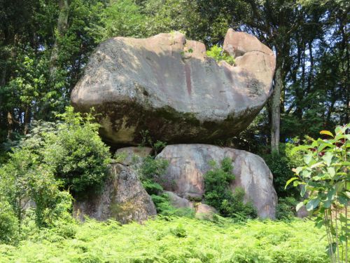 世にも奇妙な『女夫岩』と 中津川の不思議な神社群