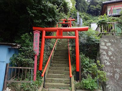 「御嶽稲荷神社」(横須賀市田浦町)